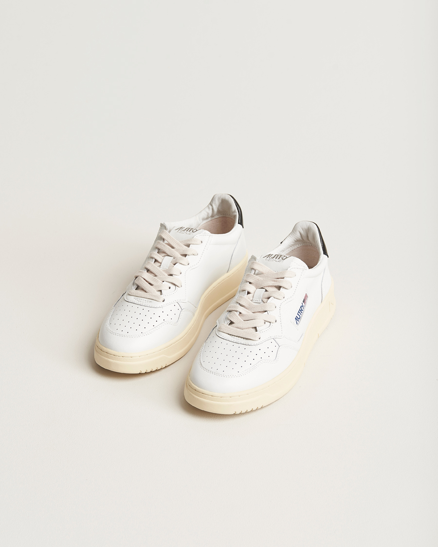 Men | White Sneakers | Autry | Medalist Low Leather Sneaker White/Black