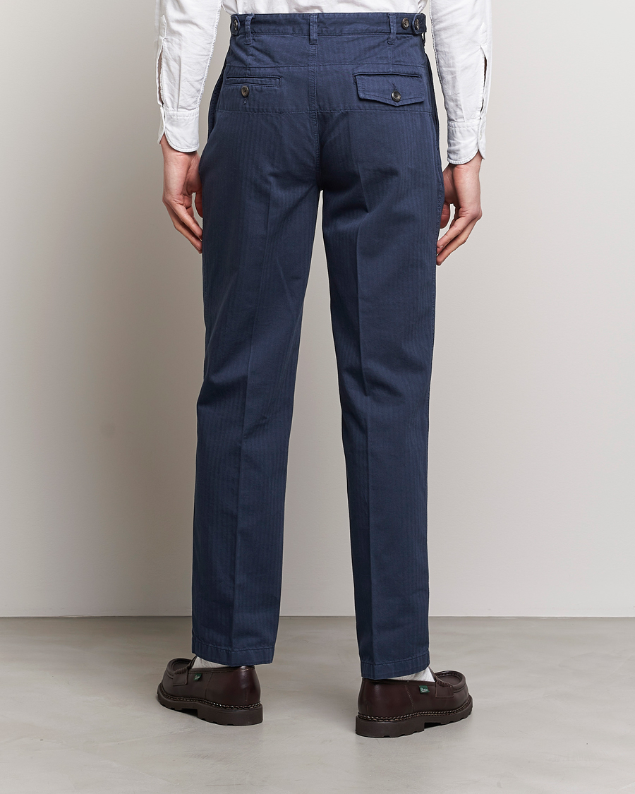 Men | Trousers | Drake's | Cotton Herringbone One Pleat Chino Navy