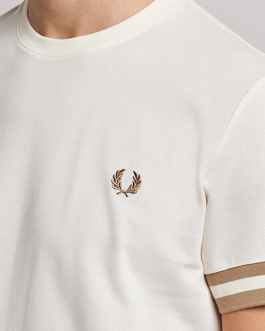 Men | T-Shirts | Fred Perry | Boled Tipped Pique T-Shirt Ecru