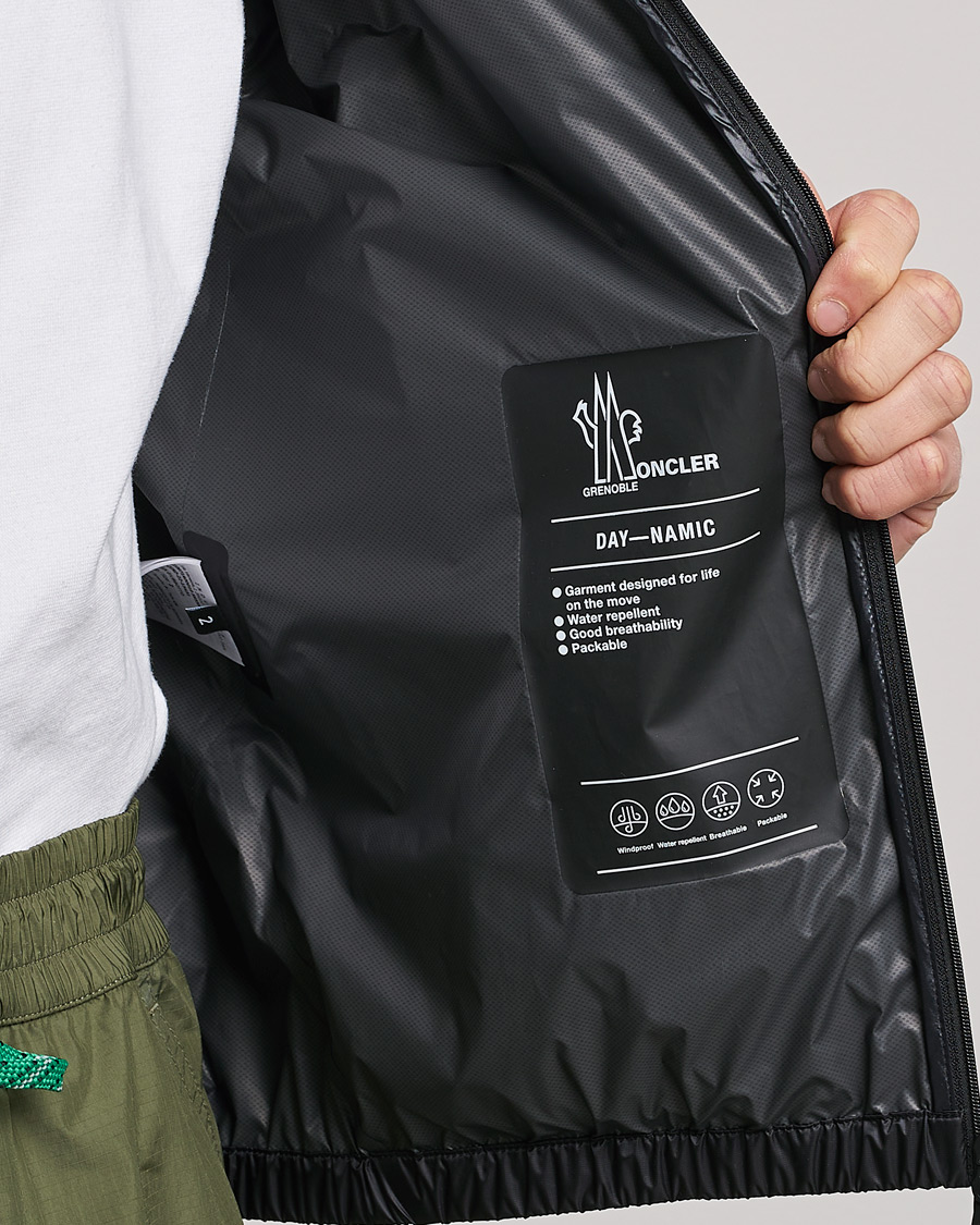 試着のみ【 MONCLER 】ANET・BLK（00） MONCLER】0と1でサイズ比較！ENET SHORT PARKA -エネット- / スタッフ