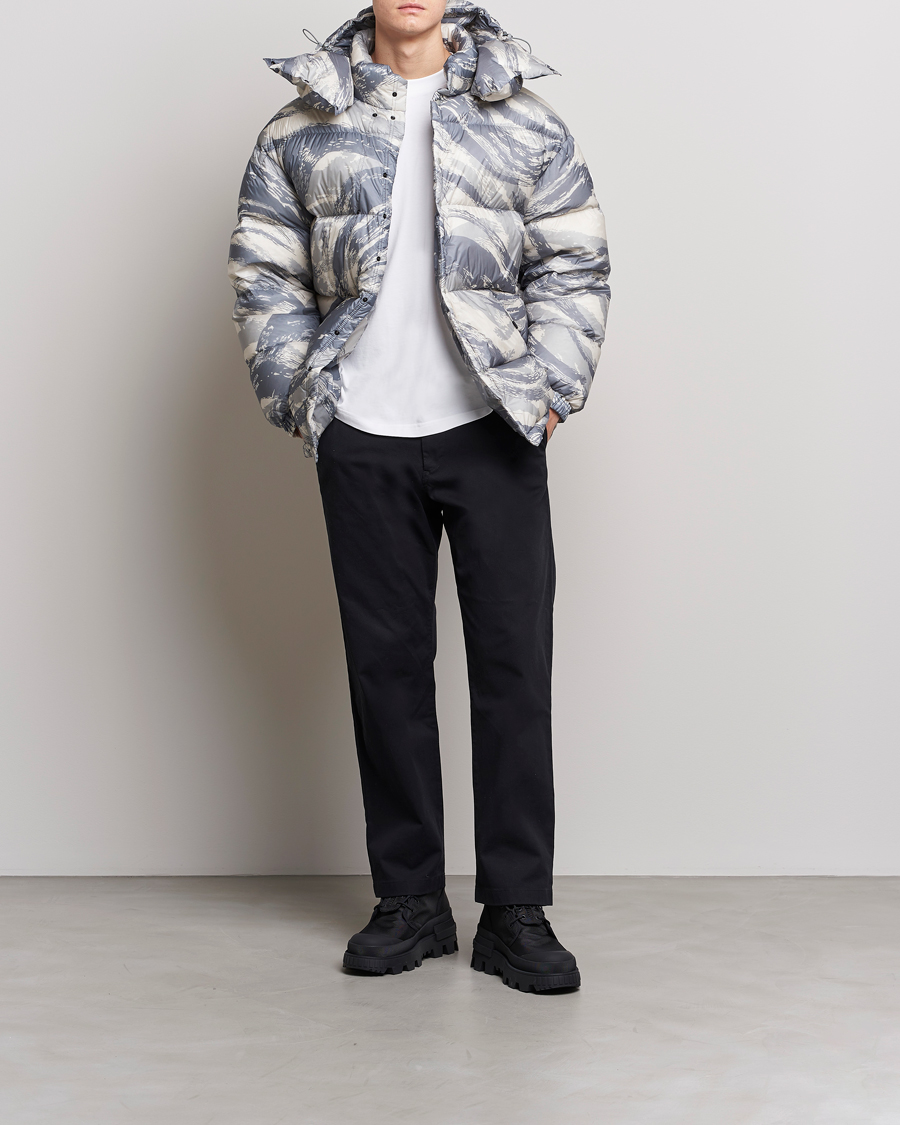 Men | Coats & Jackets | Moncler Genius | 4 Moncler Hyke Galenstock Print Down Jacket Camo