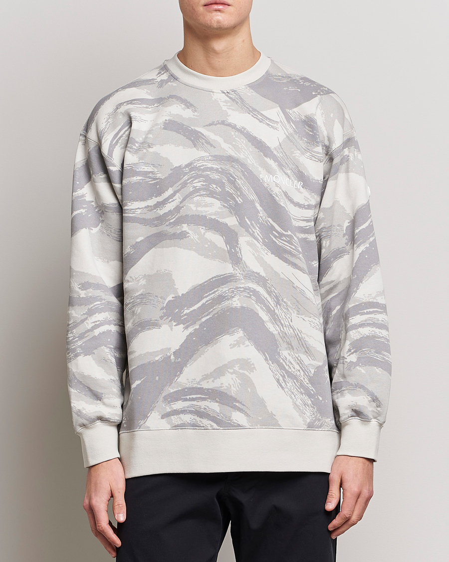 Men | Sweatshirts | Moncler Genius | 4 Moncler Hyke Printed Sweatshirt Camo