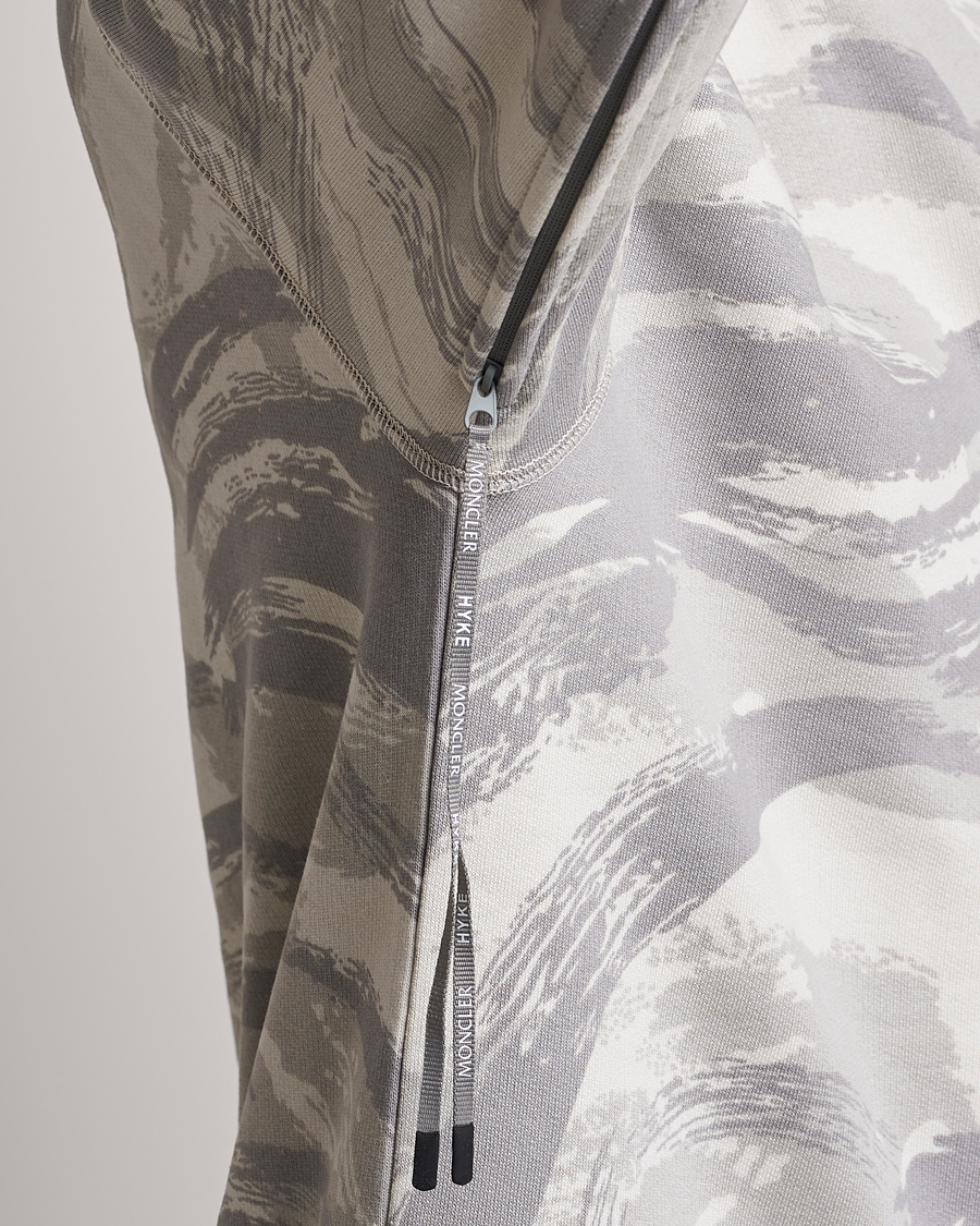 Men | Sweaters & Knitwear | Moncler Genius | 4 Moncler Hyke Printed Sweatshirt Camo
