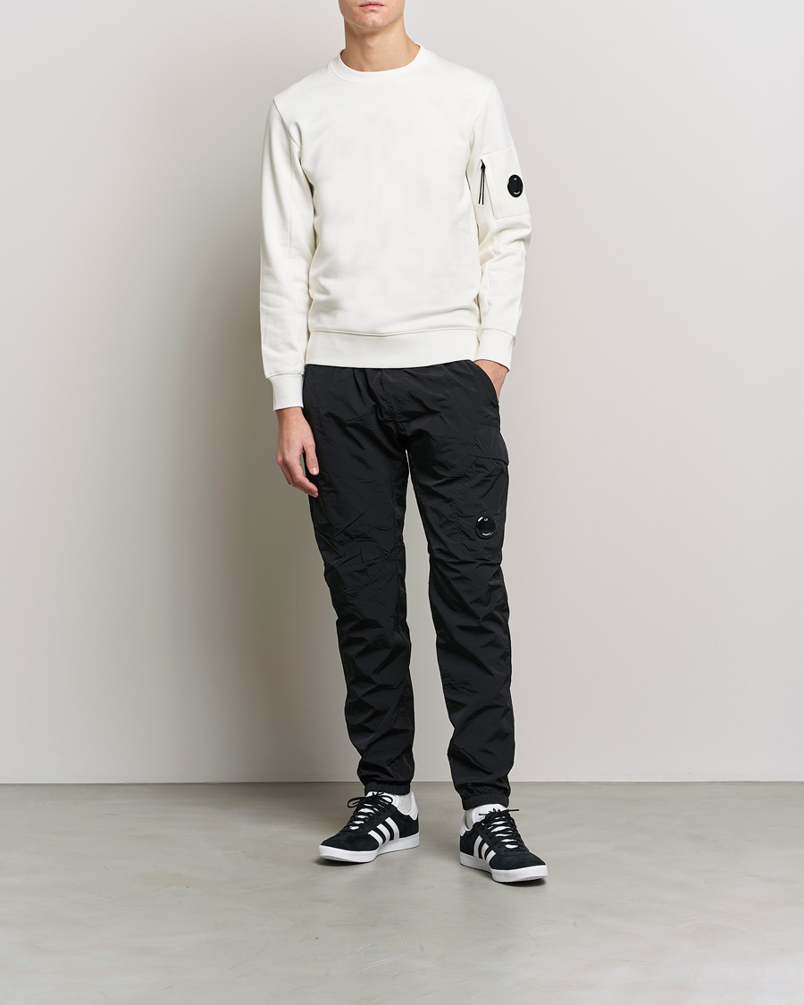Men | Sweaters & Knitwear | C.P. Company | Diagonal Raised Fleece Lens Sweatshirt White