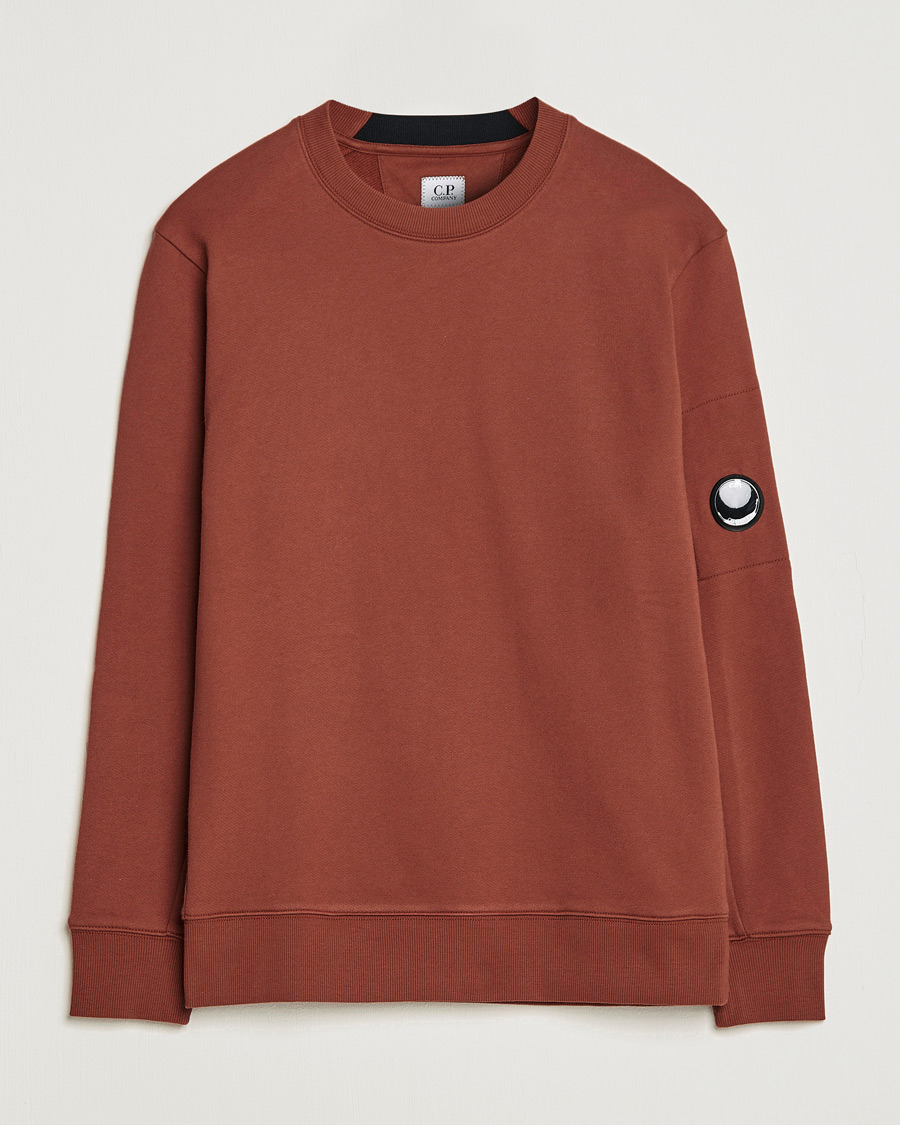 Men | Sweaters & Knitwear | C.P. Company | Diagonal Raised Fleece Lens Sweatshirt Rust