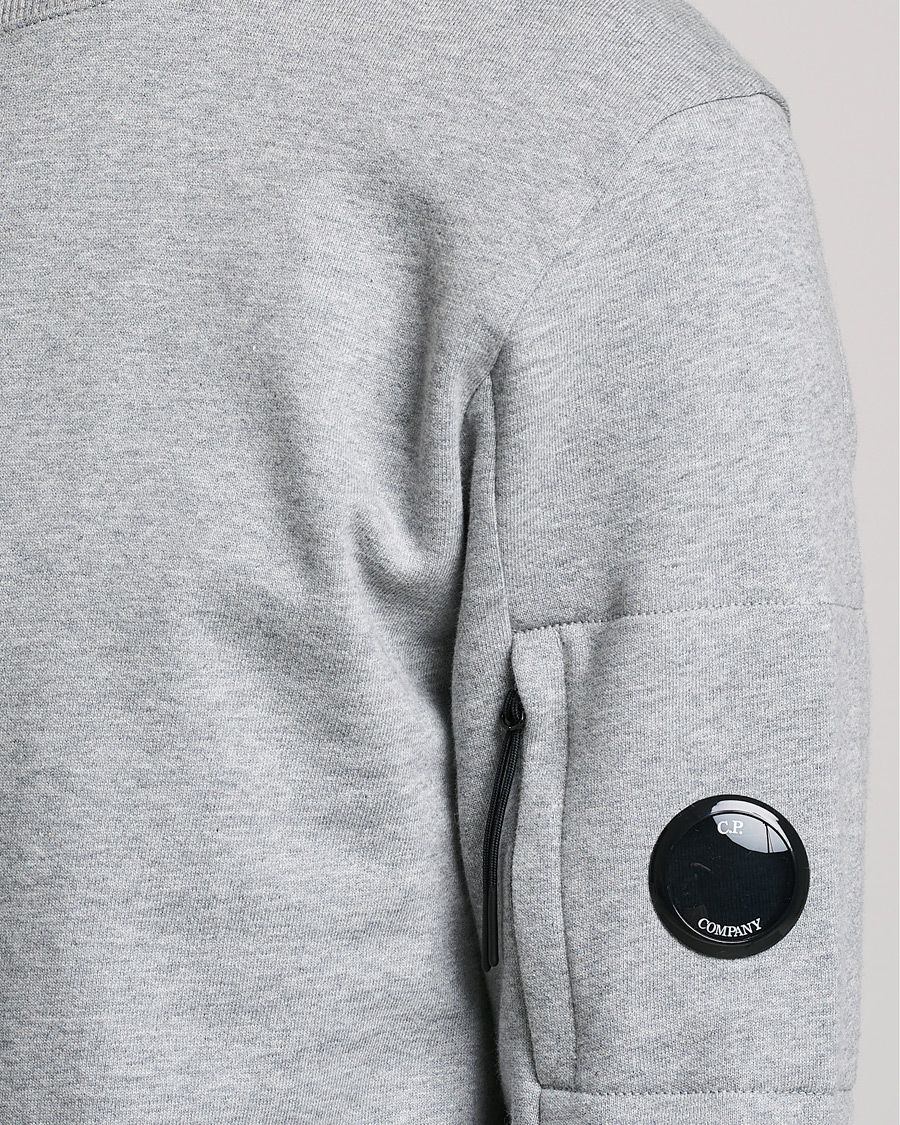 Men | Sweaters & Knitwear | C.P. Company | Diagonal Raised Fleece Lens Sweatshirt Grey