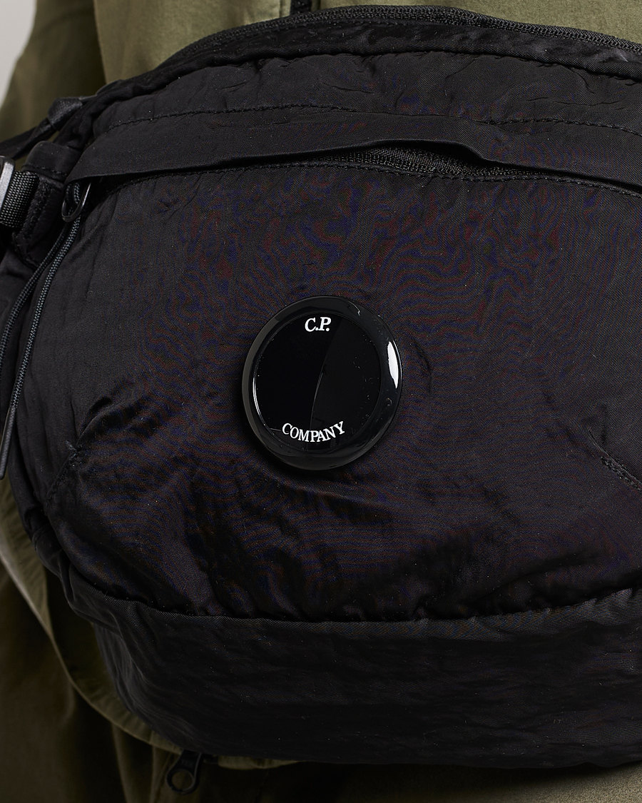 新品 C.P. COMPANY ACCESSORIES BAG IN NYLON C.P. Company Nylon B Small Accessorie Bag Black at CareOfCarl.com