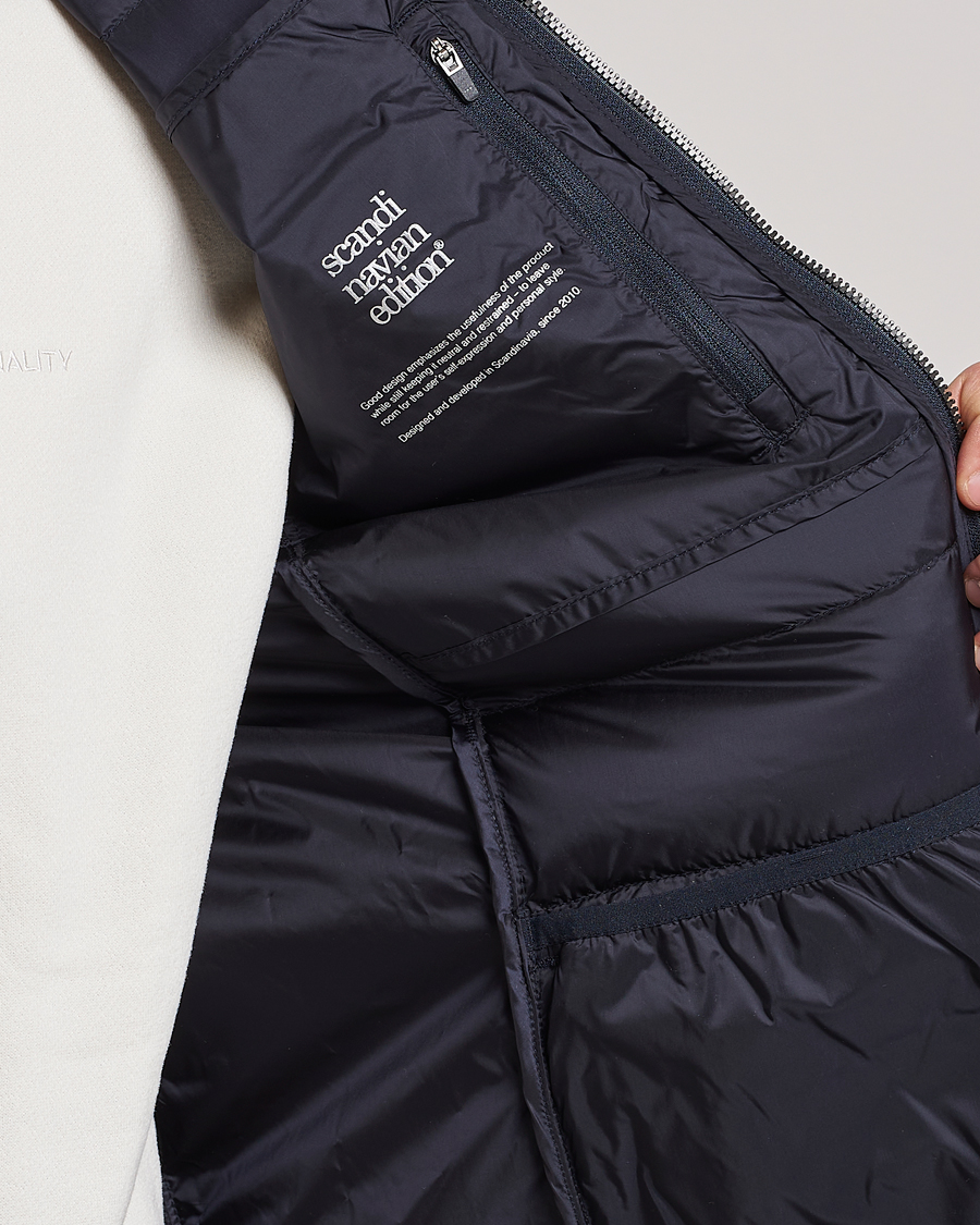 Men | Gilets | Scandinavian Edition | Ratio Lightweight Padded Vest Midnight Blue