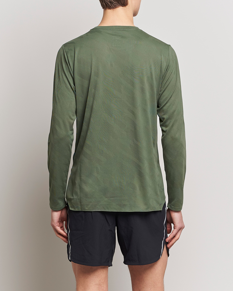 Men | T-Shirts | New Balance Running | Q Speed Jacquard Long Sleeve T-Shirt Olive