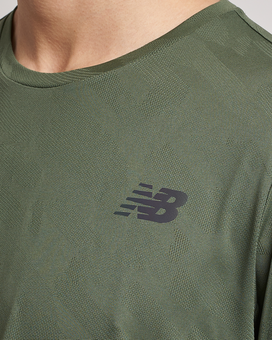 Men | T-Shirts | New Balance Running | Q Speed Jacquard Long Sleeve T-Shirt Olive