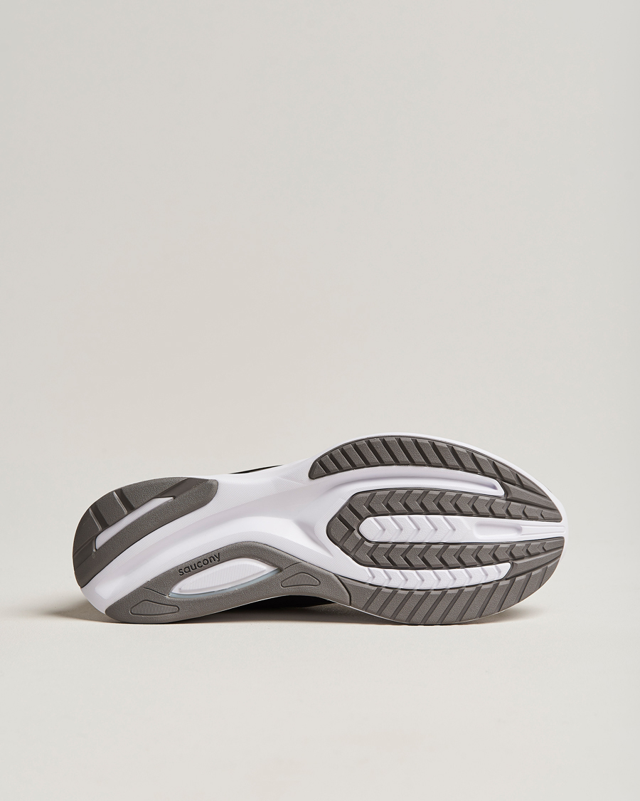 Men | Saucony Guide 16 Running Sneakers Black/White | Saucony | Guide 16 Running Sneakers Black/White