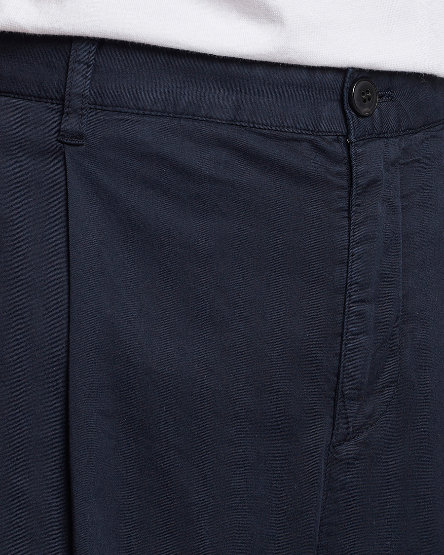 Men | Trousers | Sunspel | Pleated Stretch Cotton Twill Chino Navy