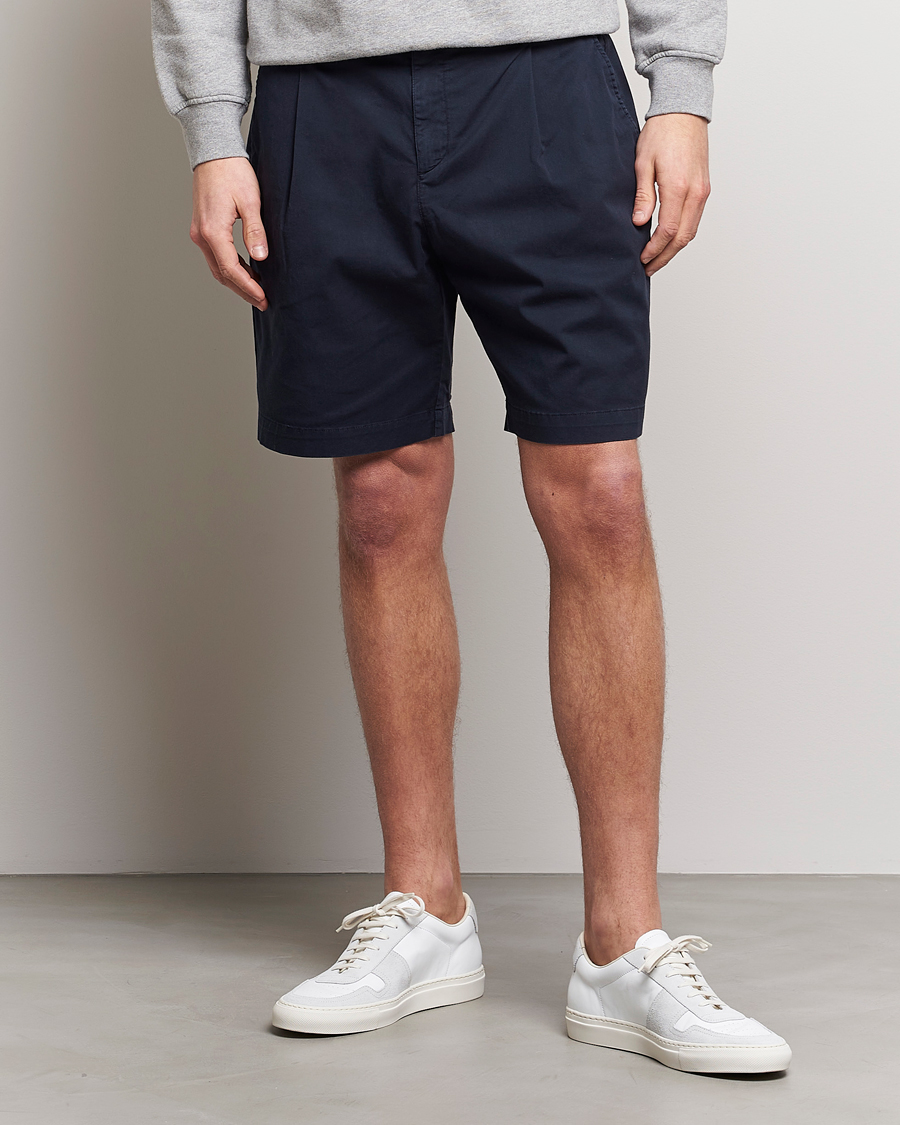 Men | Chino Shorts | Sunspel | Pleated Stretch Cotton Twill Shorts Navy