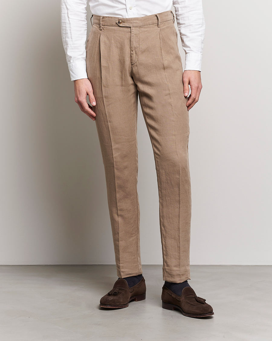 Men | The Linen Closet | Lardini | Pleated Linen Trousers Beige