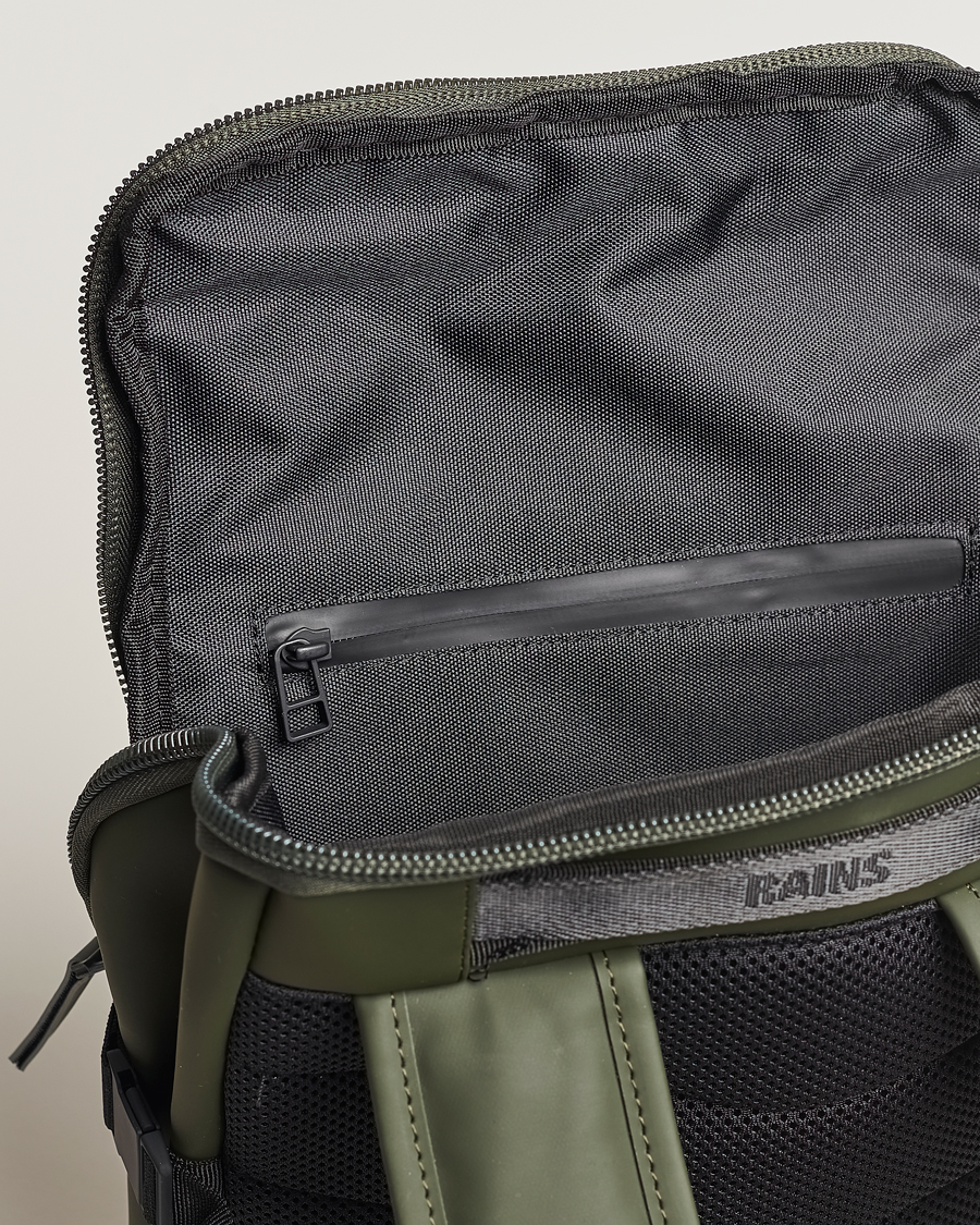 Men | RAINS Trail Cargo Backpack Green | RAINS | Trail Cargo Backpack Green