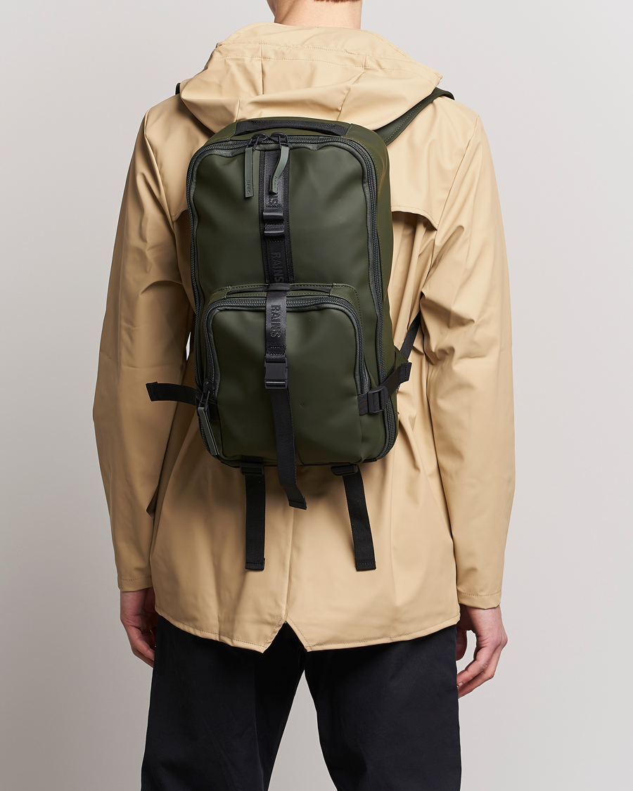 RAINS Trail Rucksackバックパック リュック オリーブ RAINS Trail Rucksack Green at CareOfCarl.com