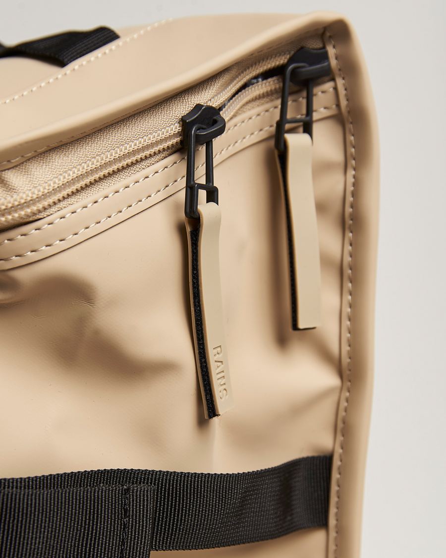 Men | RAINS Trail Mountaineer Backpack Sand | RAINS | Trail Mountaineer Backpack Sand