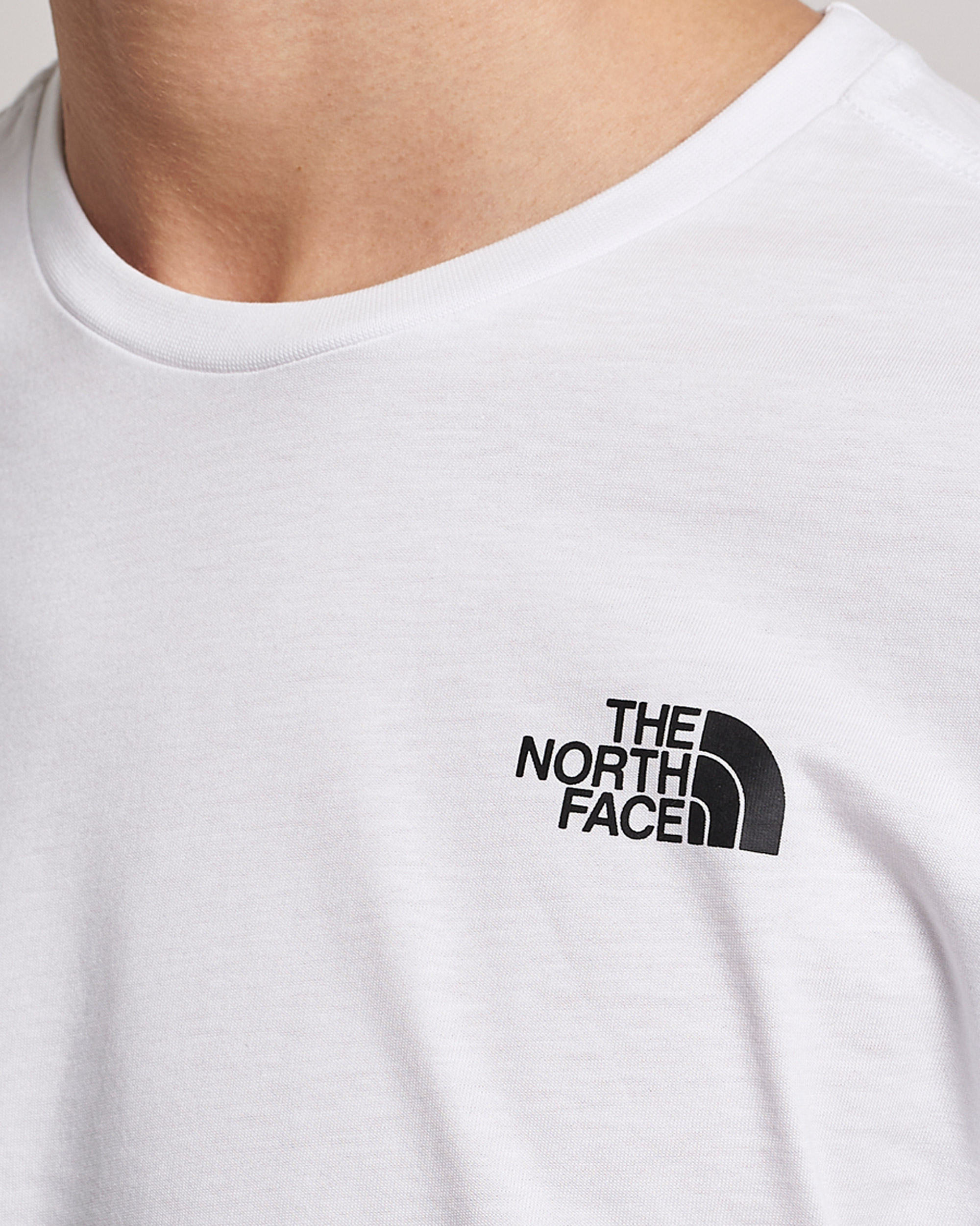 Markeer Schrijf een brief Executie The North Face Long Sleeve Easy T-Shirt White at CareOfCarl.com