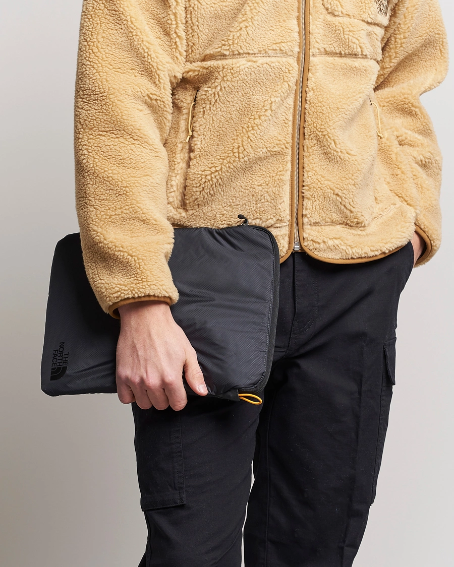 Men | The North Face Flyweight Laptop Sleeve Black | The North Face | Flyweight Laptop Sleeve Black