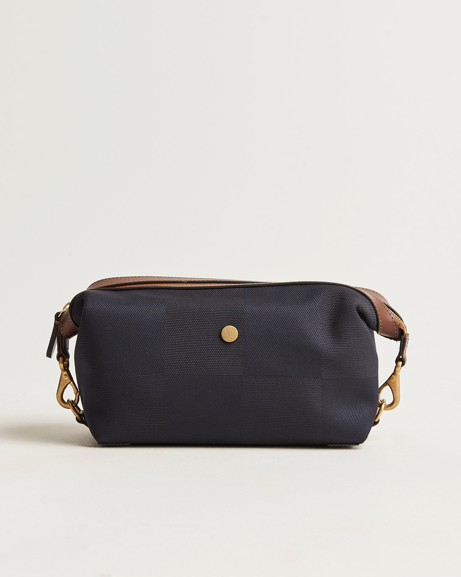 Men | Mismo M/S Nylon Washbag Pioneer Blue/Cuoio | Mismo | M/S Nylon Washbag Pioneer Blue/Cuoio