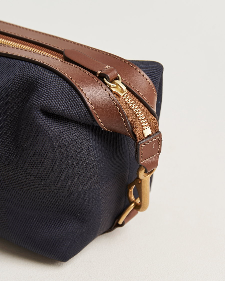 Men | Mismo M/S Nylon Washbag Pioneer Blue/Cuoio | Mismo | M/S Nylon Washbag Pioneer Blue/Cuoio