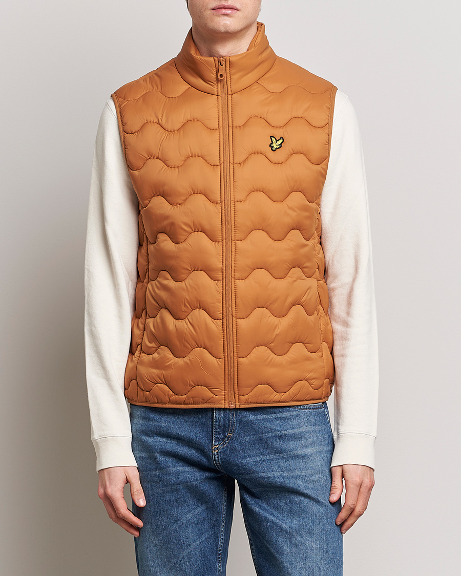 Men | Gilets | Lyle & Scott | Crest Quilted Gilet Vest Salt Burne