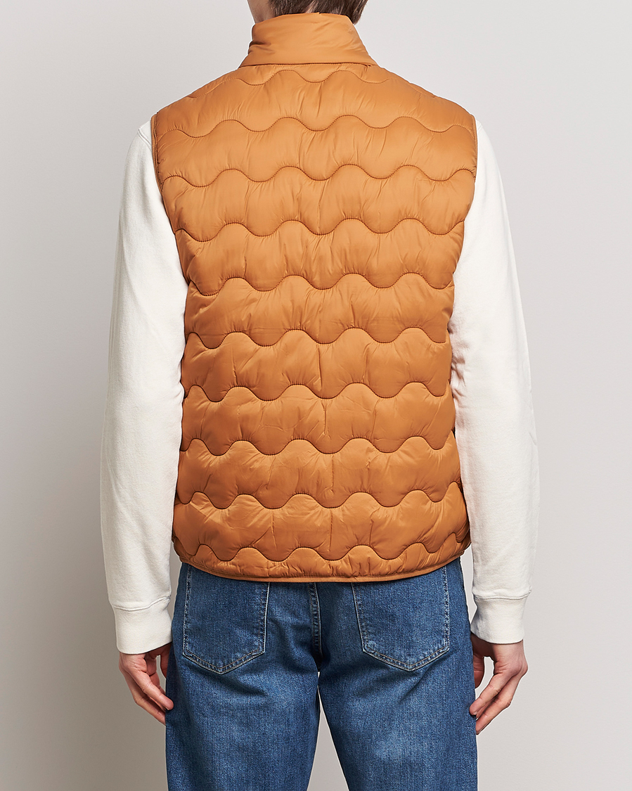 Men | Gilets | Lyle & Scott | Crest Quilted Gilet Vest Salt Burne