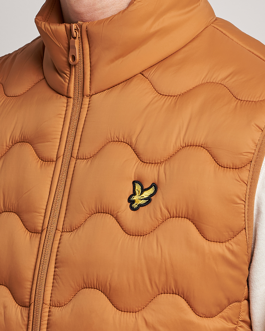 Men | Gilets | Lyle & Scott | Crest Quilted Gilet Vest Salt Burne