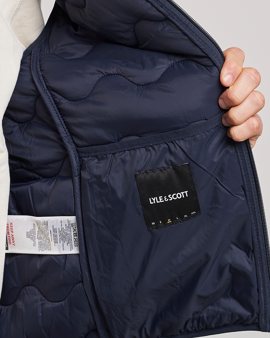 Men | Gilets | Lyle & Scott | Crest Quilted Gilet Vest Dark Navy