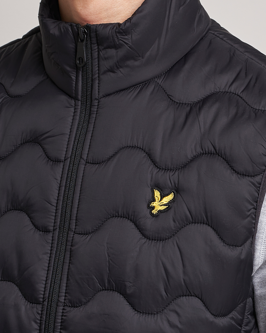 Men | Gilets | Lyle & Scott | Crest Quilted Gilet Vest Black