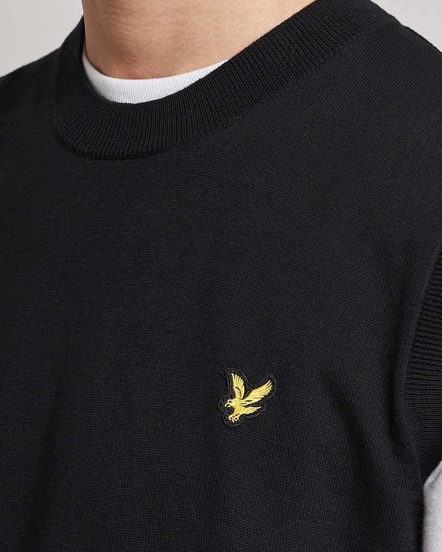 Men | Sweaters & Knitwear | Lyle & Scott | Cotton Vest Black