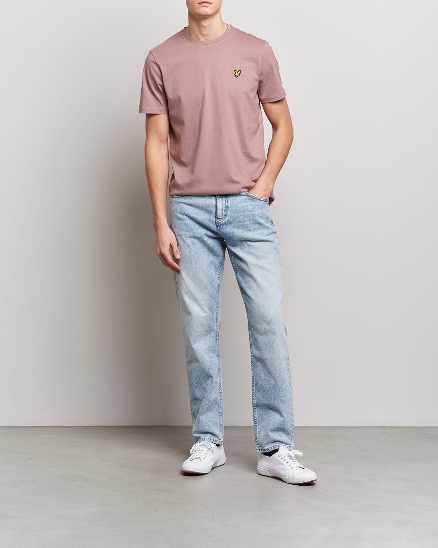 Men | T-Shirts | Lyle & Scott | Crew Neck Organic Cotton Tee Hutton Pink