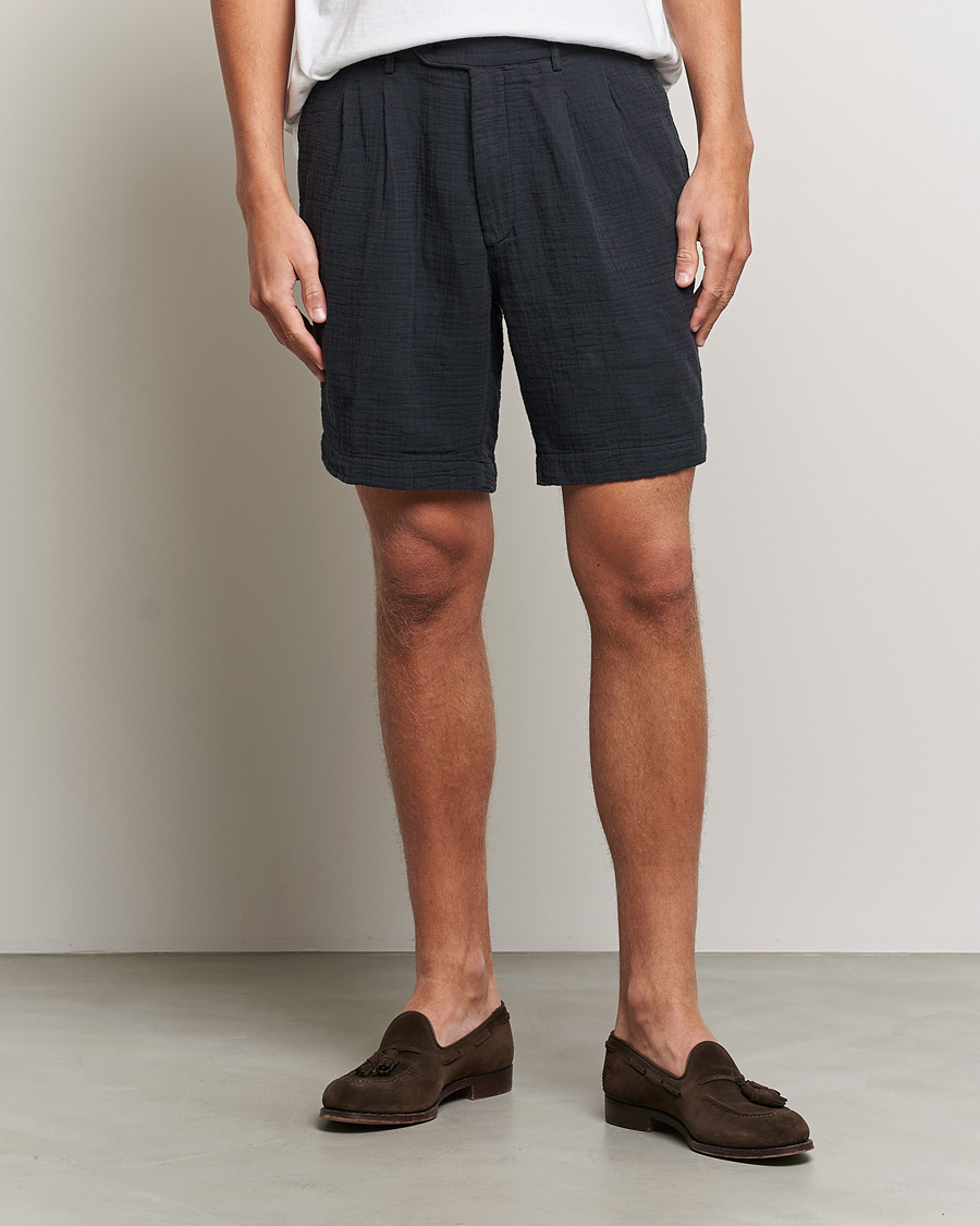 Men | What's new | Oscar Jacobson | Tanker Pleated Crepe Cotton Shorts Navy