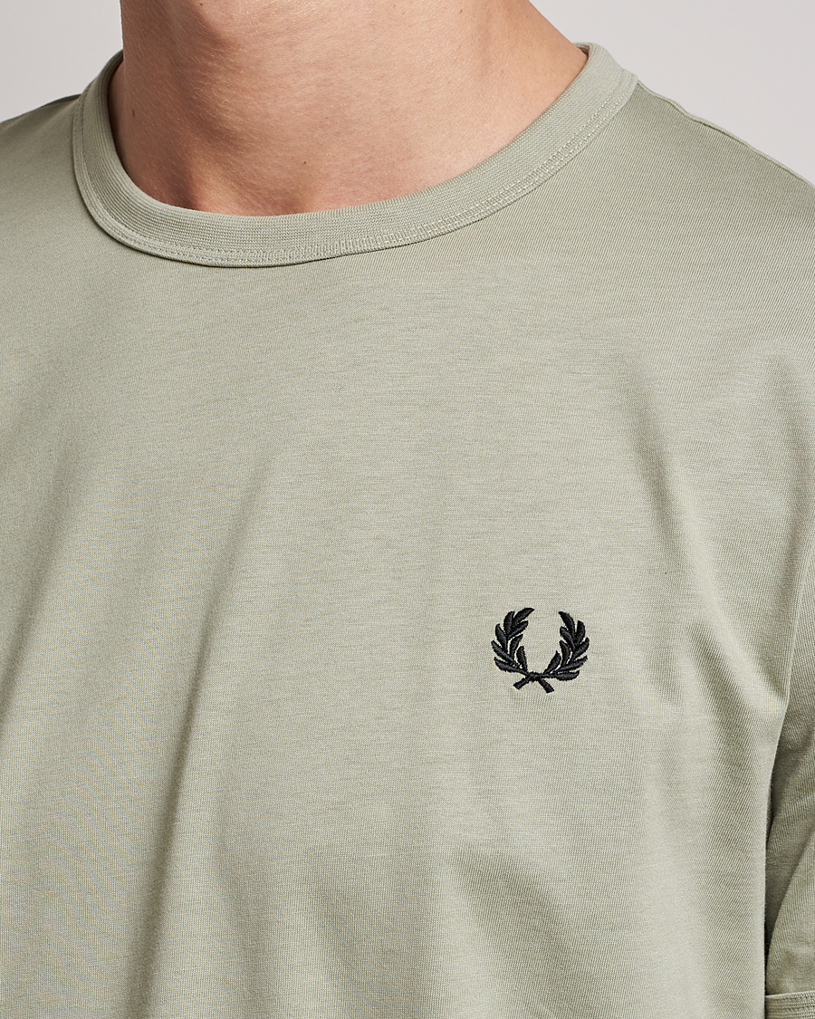 Men | T-Shirts | Fred Perry | Ringer Cotton T-Shirt Seagrass
