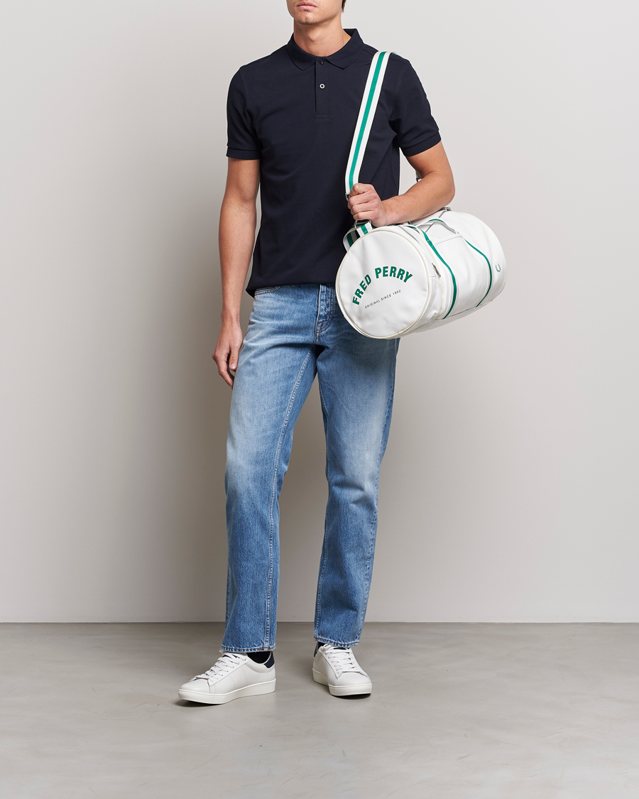 Men | Fred Perry Classic Barrel Bag Snow White | Fred Perry | Classic Barrel Bag Snow White