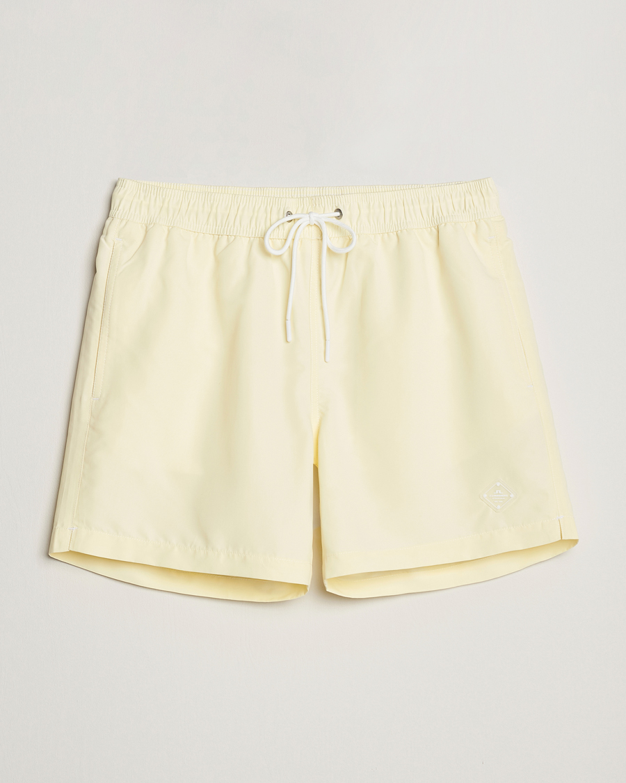 Men | Swimwear | J.Lindeberg | Banks Solid Swimshorts Pear Sorbet