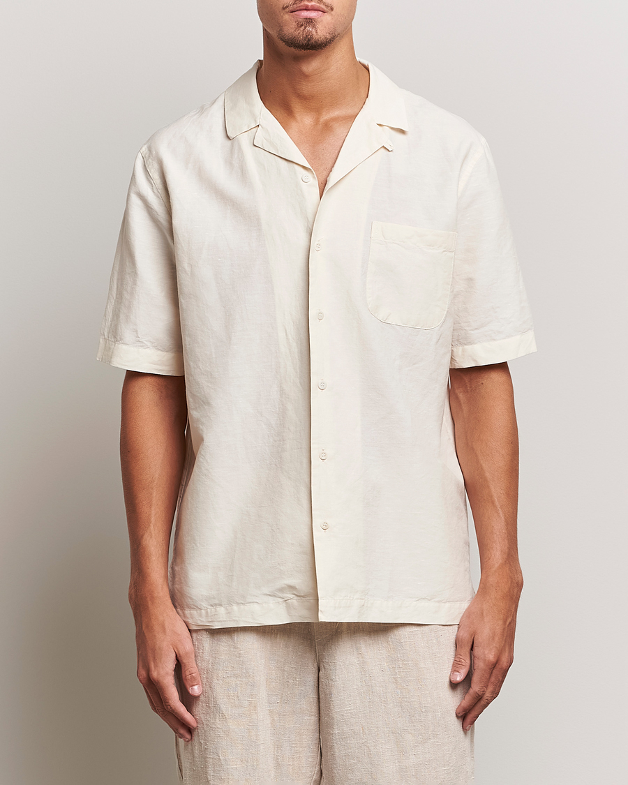 Men | Short Sleeve Shirts | Sunspel | Lightweight Cotton/Linen Resort Shirt Ecru