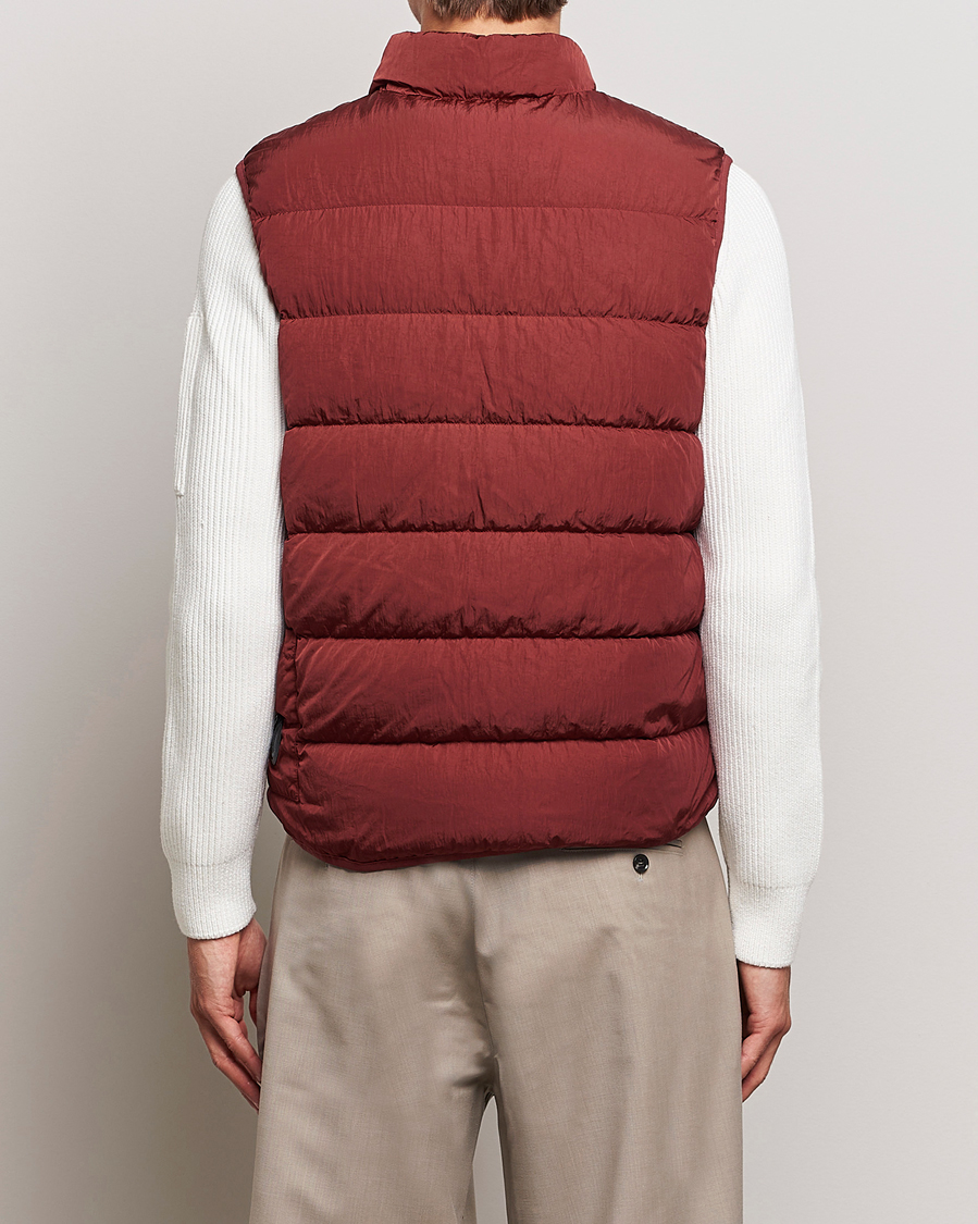 Men | Coats & Jackets | C.P. Company | Eco-Chrome R Lightweight Down Vest Wine