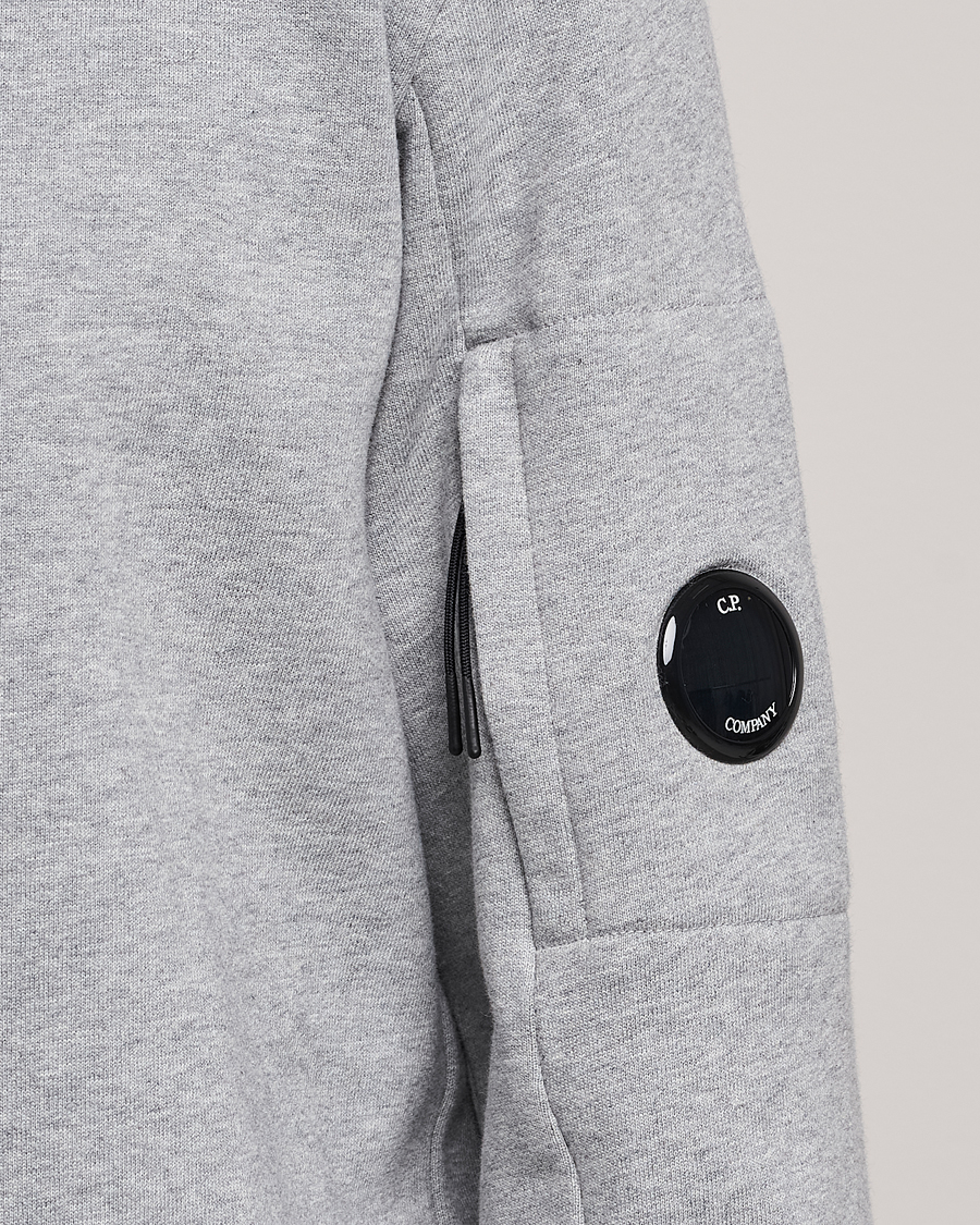 Men | Sweaters & Knitwear | C.P. Company | Diagonal Raised Fleece Lens Sweatshirt Grey Melange