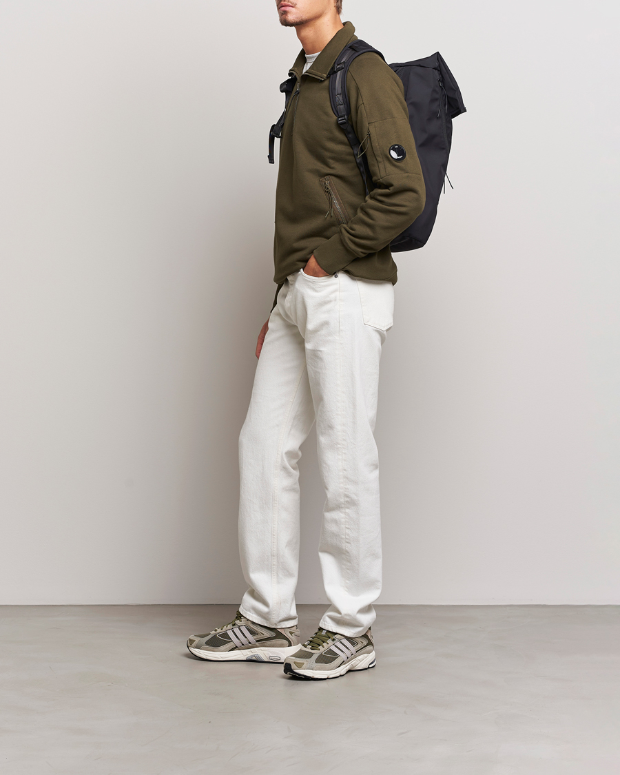 Men | Sweaters & Knitwear | C.P. Company | Diagonal Raised Fleece Half Zip Lens Sweatshirt Green