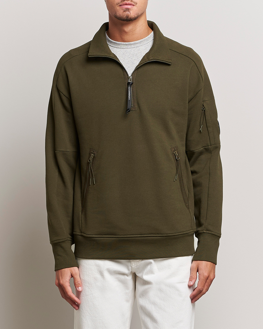Men | Fleece Sweaters | C.P. Company | Diagonal Raised Fleece Half Zip Lens Sweatshirt Green