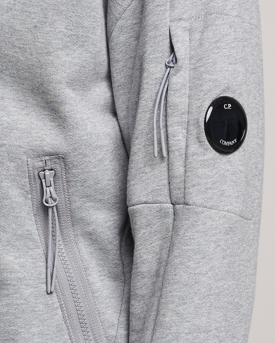 Men | Sweaters & Knitwear | C.P. Company | Diagonal Raised Fleece Full Zip Lens Sweatshirt Grey