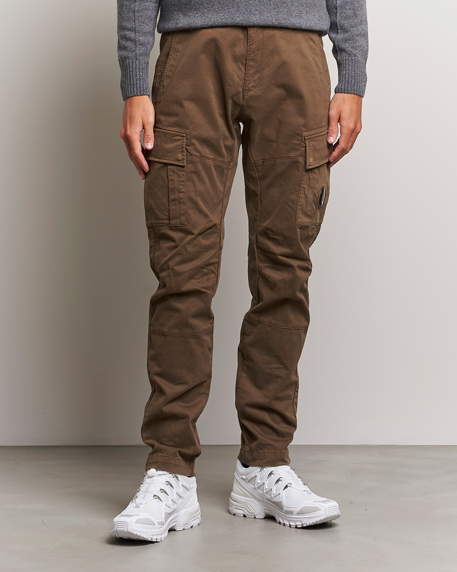 Men's REGULAR fabric pants with cargo pockets - light brown V4 OM-PACG-0178  | Ombre.com - Men's clothing online