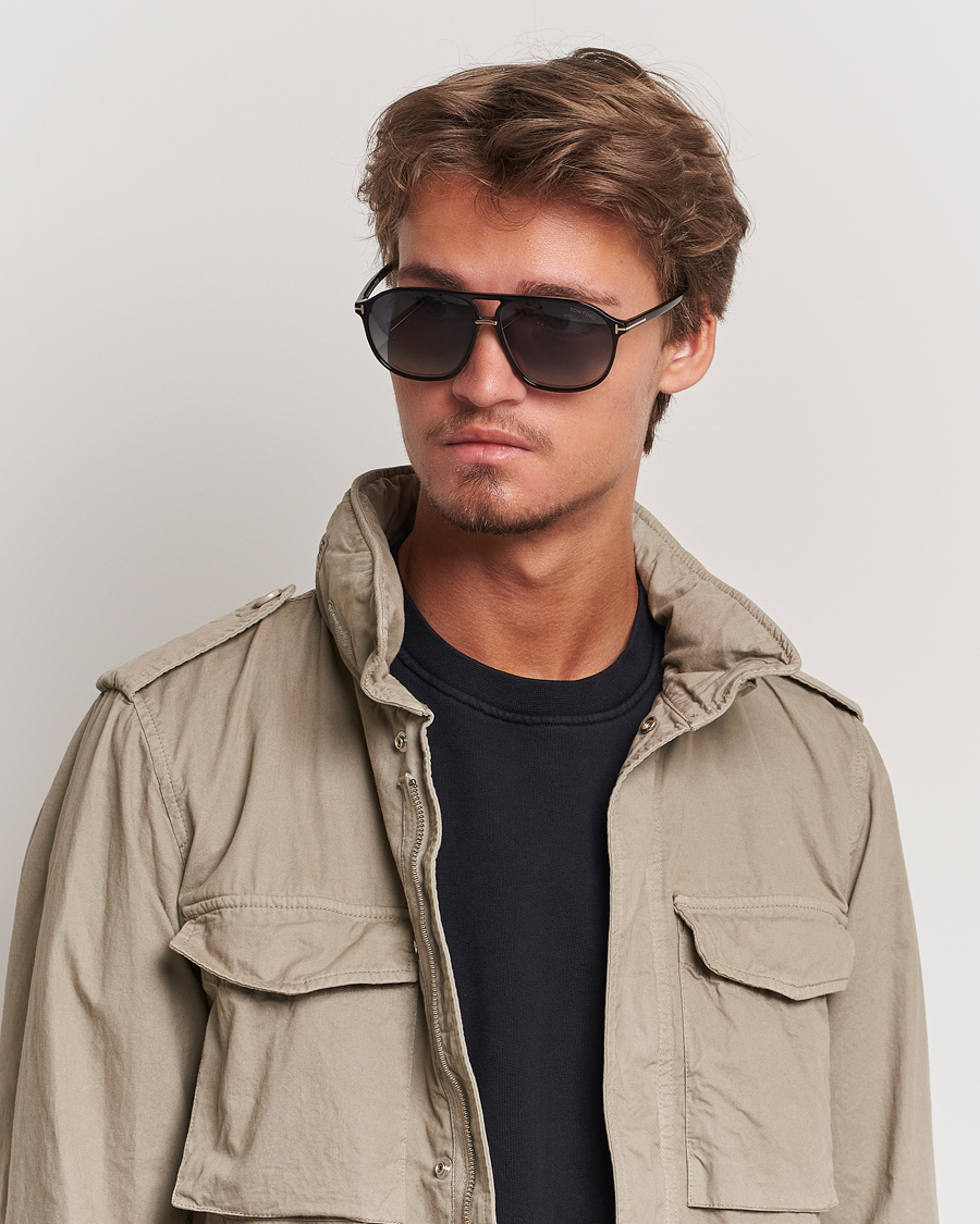 Men | Sunglasses | Tom Ford | Bruce Sunglasses Shiny Black/Gradient Smoke