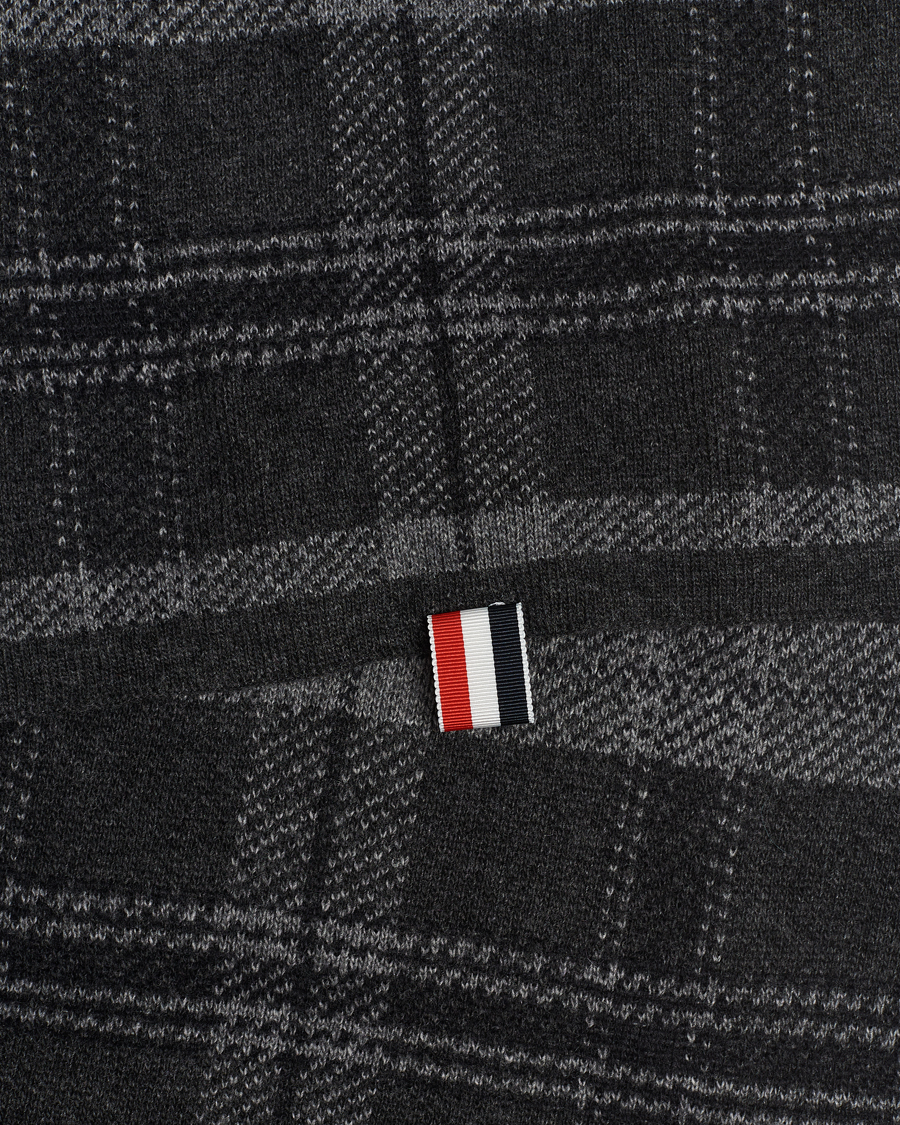 【THOM BROWNE】送料/関税込 TARTAN SCARF Thom Browne Wool/Cashmere Tartan Jacquard Scarf Dark Grey at