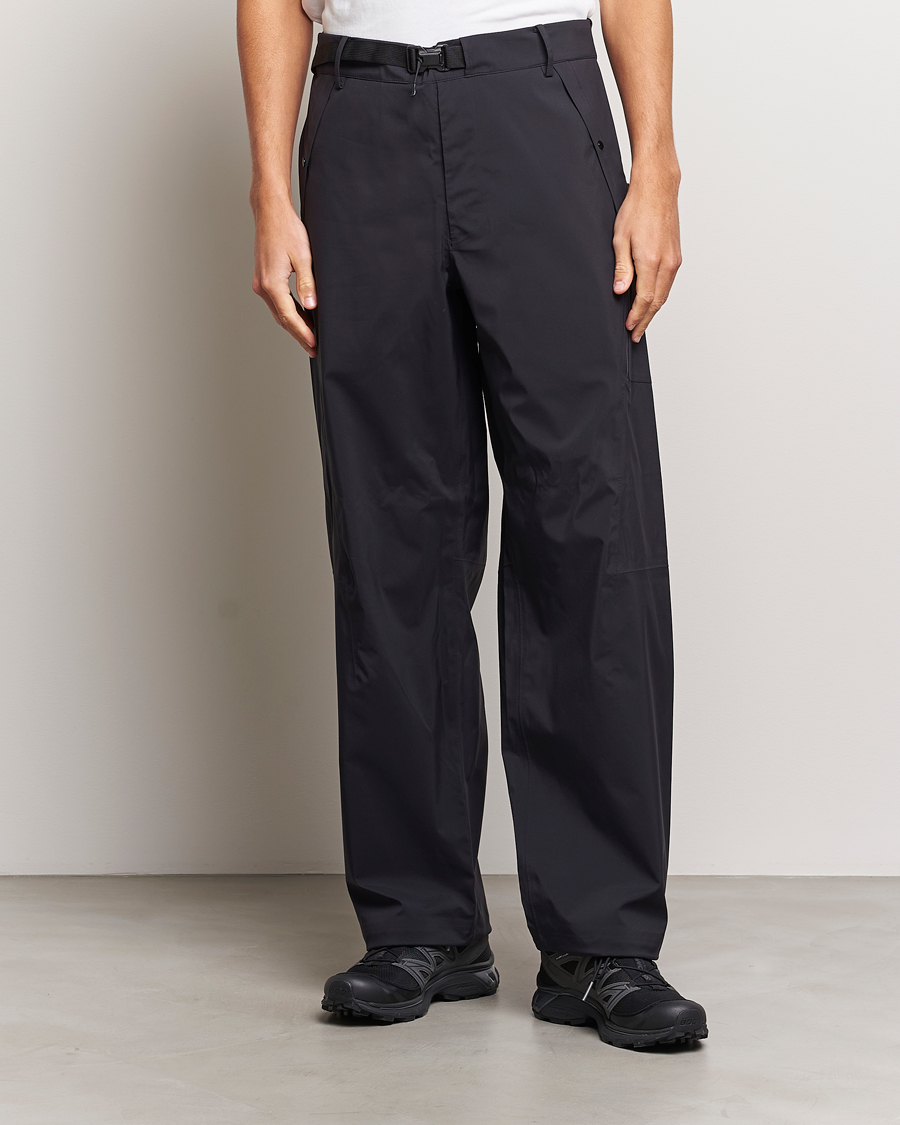 Men | Trousers | C.P. Company | Metropolis GORE-TEX Infinium Shell Cargo Pants Black
