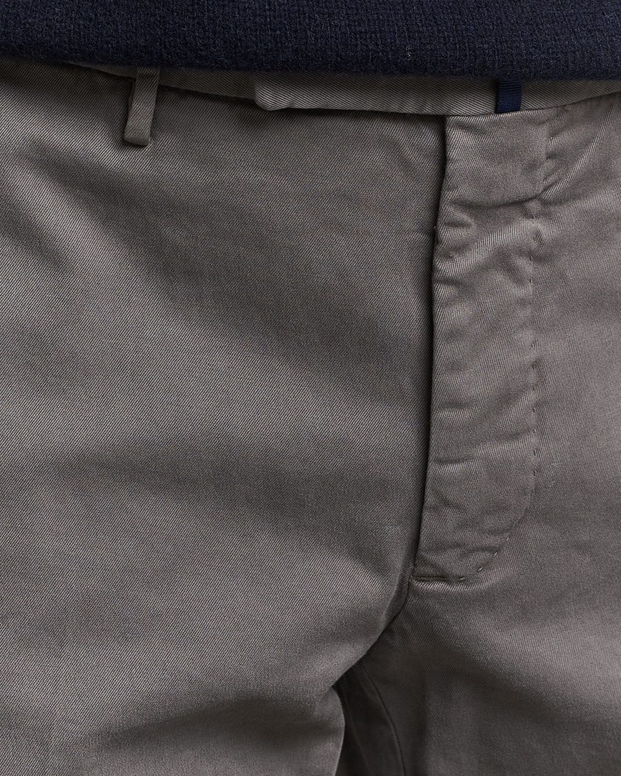 Men | Trousers | Incotex | Slim Fit Cotton Stretch Chinos Light Grey