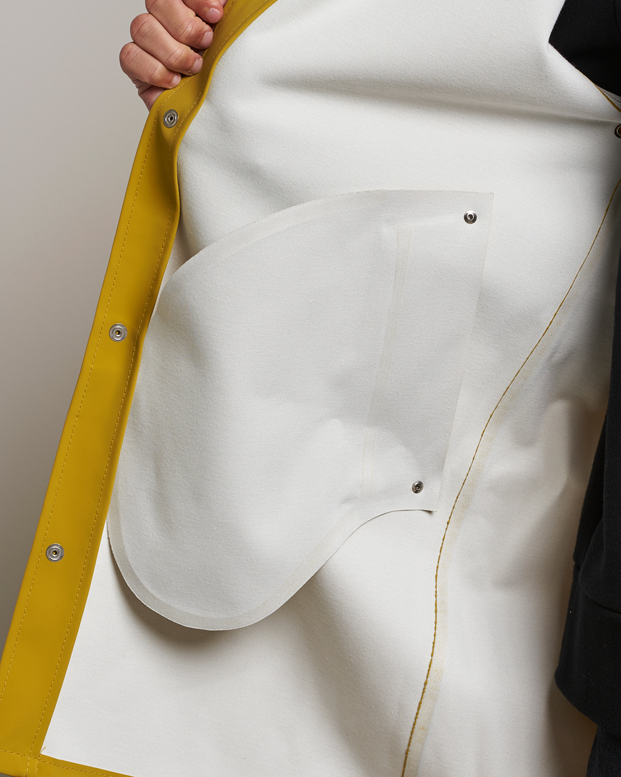 Men | Coats & Jackets | Stutterheim | Stockholm Raincoat Suede Gold