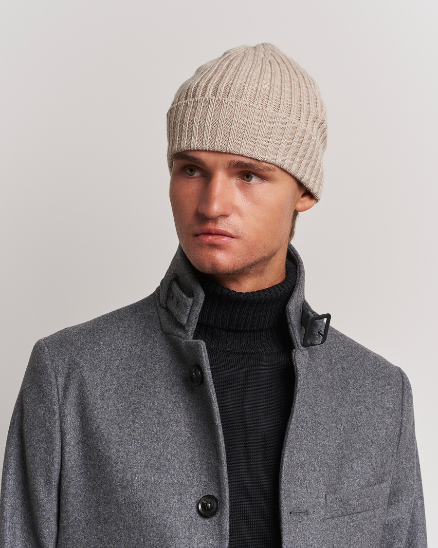 Men | Piacenza Cashmere Ribbed Cashmere Beanie Light Beige | Piacenza Cashmere | Ribbed Cashmere Beanie Light Beige