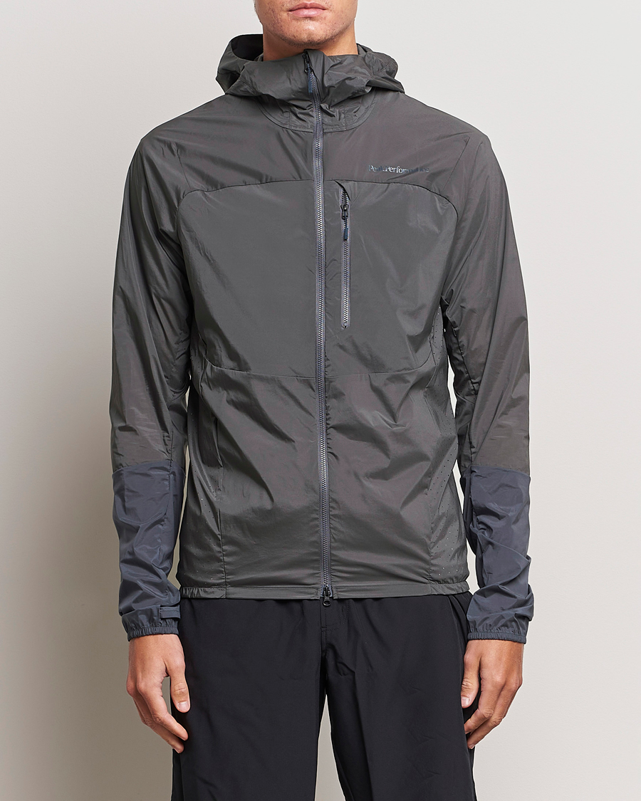 Men | Coats & Jackets | Peak Performance | Vislight Wind Jacket Motion Grey/Omber Blue